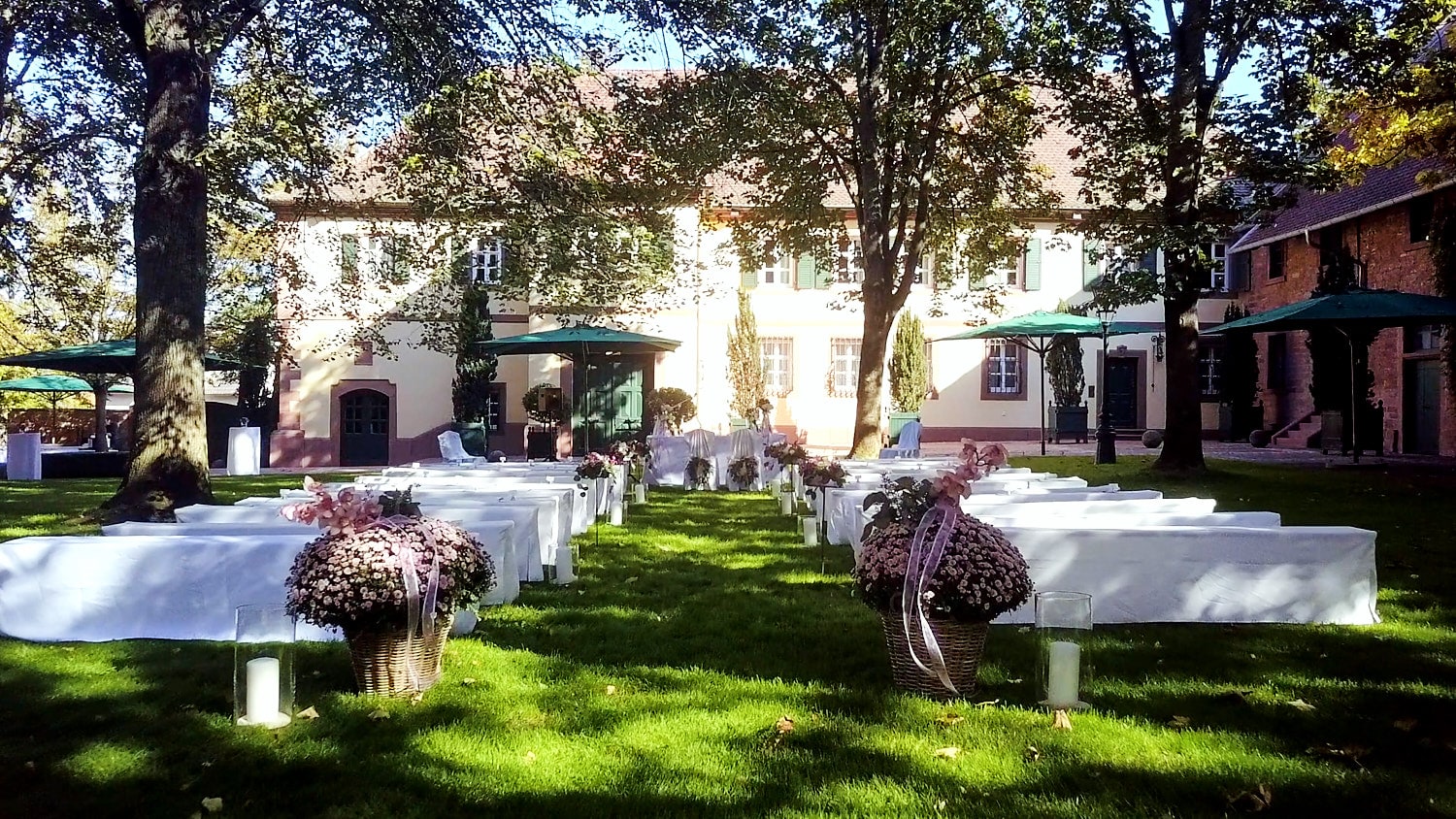 Hochzeit Hofgut von Hünersdorff freie Trauung Innenhof